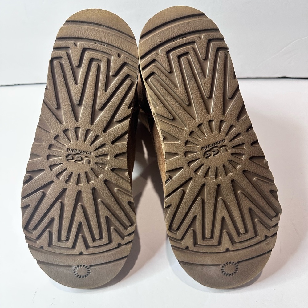 UGG chestnut Kids Boots - Picture 8 of 10